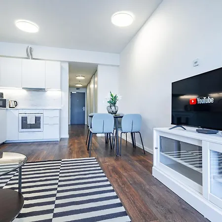 Apartment Calm & Stylish - Garage & Balcony