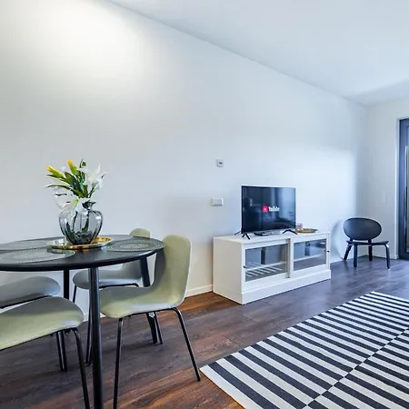 Calm & Stylish - Garage & Balcony