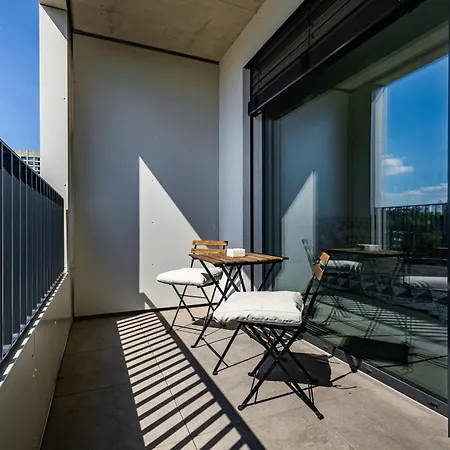 Apartment Calm & Stylish - Garage & Balcony Pressburg