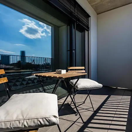 Apartment Calm & Stylish - Garage & Balcony Pressburg